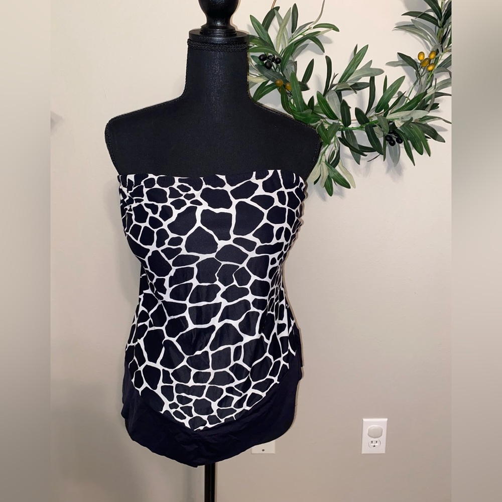COCO Reef Black White Strapless Tankini Swimsuit Top 34 DD cup